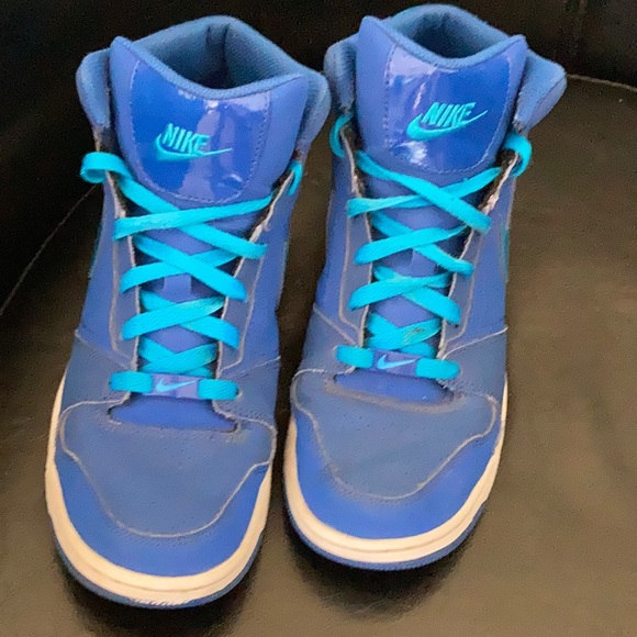 Nike high top shoes - Picture 3 of 4